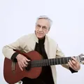 Caetano Veloso revela se vai mesmo encerrar carreira após turnê imagem