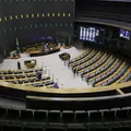 Câmara vota 23 projetos nesta terça; CNH gratuita é destaque imagem