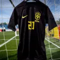 Camisa vermelha pode entrar na coleção alternativa da Seleção; veja imagem