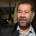 Carlos Lupi pede demissão do Ministério da Previdência após fraude imagem