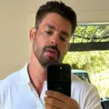 Cauã Reymond deixa de seguir atores da Globo após treta; veja lista imagem
