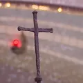 Entenda o que aconteceu com a cruz onde Jesus morreu imagem