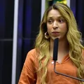 Erika Hilton nega contratação de maquiadores com verba de gabinete imagem