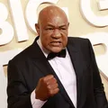 George Foreman, lenda do boxe, morre aos 76 anos imagem