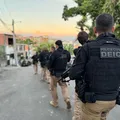 Três homens da mesma família são presos por fraudes bancárias em Salvador imagem