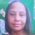 Homem ateia fogo na casa com esposa e filhos no imóvel imagem