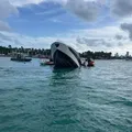 Iate naufraga e mais de 30 pessoas são resgatadas em Miami imagem