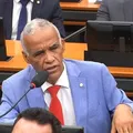 Isidório afirma que Trump age como um chefe de boca de fumo imagem