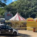 Jovem morre em acidente com brinquedo de parque de diversões imagem