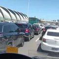 Motoristas por app fazem manifestação na Paralela após morte de colega imagem