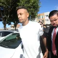 "Não matei ninguém", diz Iuri Sheik ao chegar para júri popular imagem