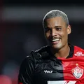 Novo líder! Vitória bate Sport e carimba vaga no mata-mata do Nordeste imagem
