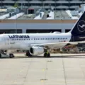 Piloto não tem acesso à cabine e avião voa sem controle por 10 minutos imagem