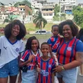 Torcedores do Bahia projetam goleada tricolor no clássico Ba-Vi imagem