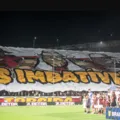 Organizada do Vitória se reúne com Carpini e diretoria do Vitória imagem