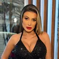 Andressa Urach abandona direita e anuncia guinada política imagem