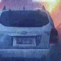 Vídeo: carro pega fogo em via movimentada de Salvador imagem