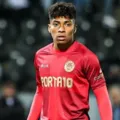 Vitória acerta venda de jovem atacante ao Sporting imagem