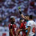 Vitória termina primeiro tempo do Ba-Vi com três amarelos imagem