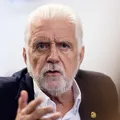 Wagner critica sugestão de congelar salário mínimo: “Não é a saída” imagem