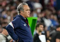 Adversário do Bahia na Libertadores anuncia demissão de treinador imagem