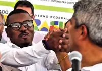 Aliado de ACM Neto divide palanque com Jerônimo em Itabuna imagem
