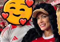 Andressa Urach posa com novo namorado na Copa Libertadores imagem