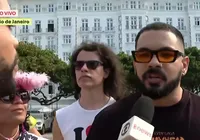 Ao vivo! Fã afirma pacto com Gaga: "De tobogã direto para o inferno" imagem