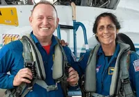 Após 9 meses, astronautas “presos” no espaço  estão a caminho da Terra imagem