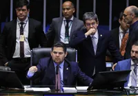 Após ofender Gleisi, Alcolumbre aciona Conselho de Ética contra Gayer imagem