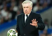 Ancelotti chega ao Brasil para se apresentar à Seleção