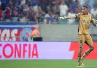 Veja análise do VAR que revogou expulsão de John contra o Bahia imagem