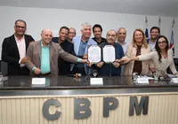 Bahia assina memorando para instalação de usina de vidro solar imagem