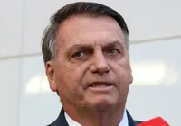 Bolsonaro comemora soltura de 'mulher do batom' do 8 de janeiro imagem