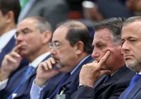 Bolsonaro marca presença em julgamento no STF: "Acusação absurda" imagem