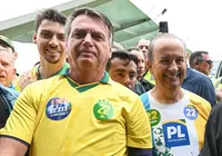 Planos revelados? Bolsonaro volta a negar golpe e cita Constituição imagem
