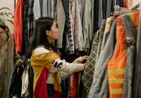 Brechós e boas práticas: saiba como você pode reduzir o impacto da indústria da moda imagem