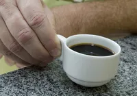 Café faz mal? Entenda quais problemas no excesso de consumo da bebida imagem
