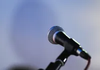 Cantora famosa chora ao ser chamada de "mendiga" após fazer vaquinha imagem