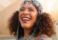 ‘Conversa Brasileira’ recebe a compositora e violonista baiana Josyara imagem