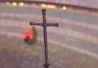 Entenda o que aconteceu com a cruz onde Jesus morreu imagem