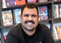 Escritor Deco Lipe faz evento gratuito com doação de livros imagem