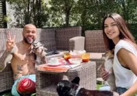 Esposa de Daniel Alves anuncia gravidez após revogação de prisão imagem