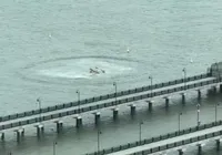 Vídeo: helicóptero cai em rio e seis pessoas morrem imagem