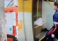 Homem é baleado dentro de ônibus durante assalto em Salvador imagem