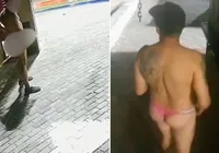 Homem é flagrado se masturbando de calcinha rosa em quiosque imagem