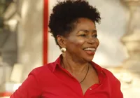 Ícone da axé music, Wanda Chase é aclamada por artistas imagem