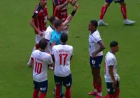 Jean Lucas dá soco em Baralhas e vira a expulsão mais rápida do Brasileirão