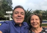 Aos 95 anos, mãe de Gugu liberato é internada às pressas; saiba motivo imagem