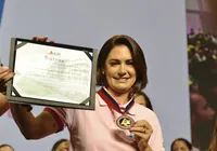 Michelle Bolsonaro ganha força para disputar a presidência em 2026 imagem